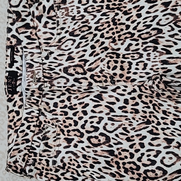 EUC- Jen 7 leopard jeans - Picture 2 of 5